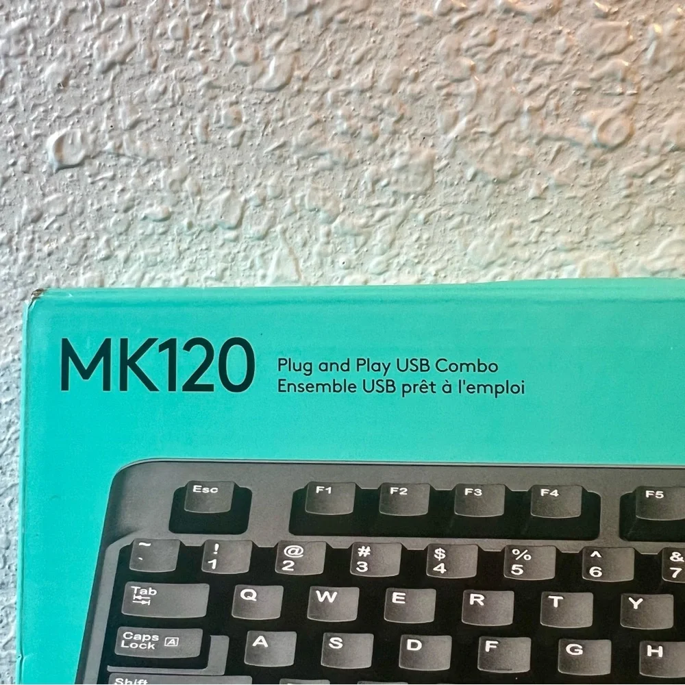 NEW IN BOX‎ Logitech Desktop MK120 Durable Comfortable USB Mouse Keyboard Combo